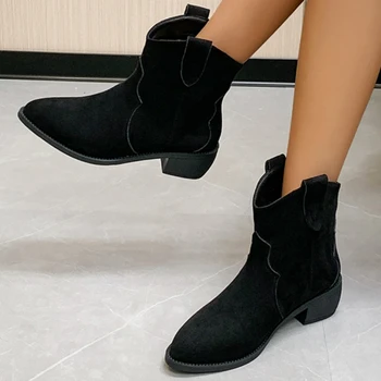 Moteriški batai 2023 Karštas išpardavimo lapelis ant moteriškų batų Smailus pirštas Kietas pulkas Trumpas statinės stambūs kulniukai Glausti laisvalaikio batai Moterys