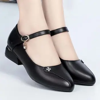 Moterų siurbliai 2023 Pavasario vasara Nauja mada Juodas žemakulnis Moteris Darbas Laisvalaikio batai Vintage Ladies Chunky Kulno batai plius dydis 42
