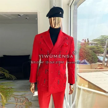 Raudoni vestuviniai kostiumai vyrams Akmens karoliukais puoštos atlapinės švarko kelnės 2 vnt Jaunikio dėvėti smokingus Slim Fit Prom vakarėlio vakarienės kostiumas Homme