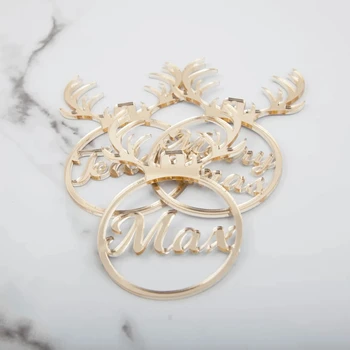 Šiaurės elnių pakabinama dekoracija - Personalizuotos kalėdinės dekoracijos - eglutės papuošalai,pagal užsakymą pavadintas kalėdinis pakabukas
